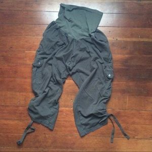 MOTHERHOOD MATERNITY cargo capris